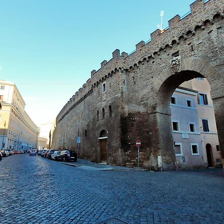 Characteristic Apartment Just Beside The Vatican ローマ エクステリア 写真